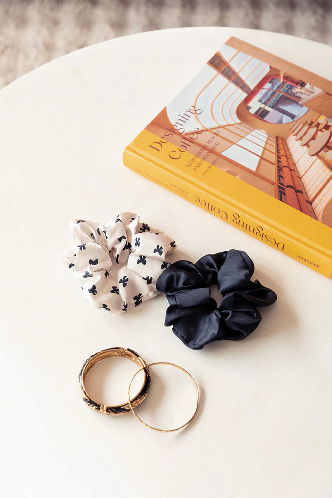 Black Bow - Scrunchies Duo - Image 2